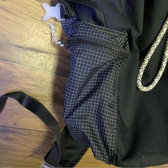 Nike Black Hertiage Trail Backpack CV1410-010 16”x12” - Picture 10 of 11